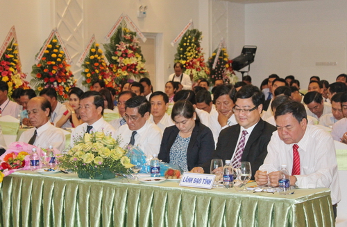 Các đồng chí lãnh đạo tỉnh tham dự Đại hội